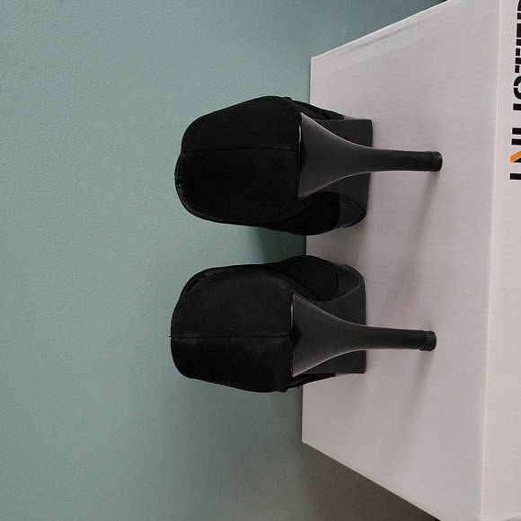 UNLISTED (KENNETH COLE)~ Heeled Shoe, Black, 6 - Picture 3 of 8